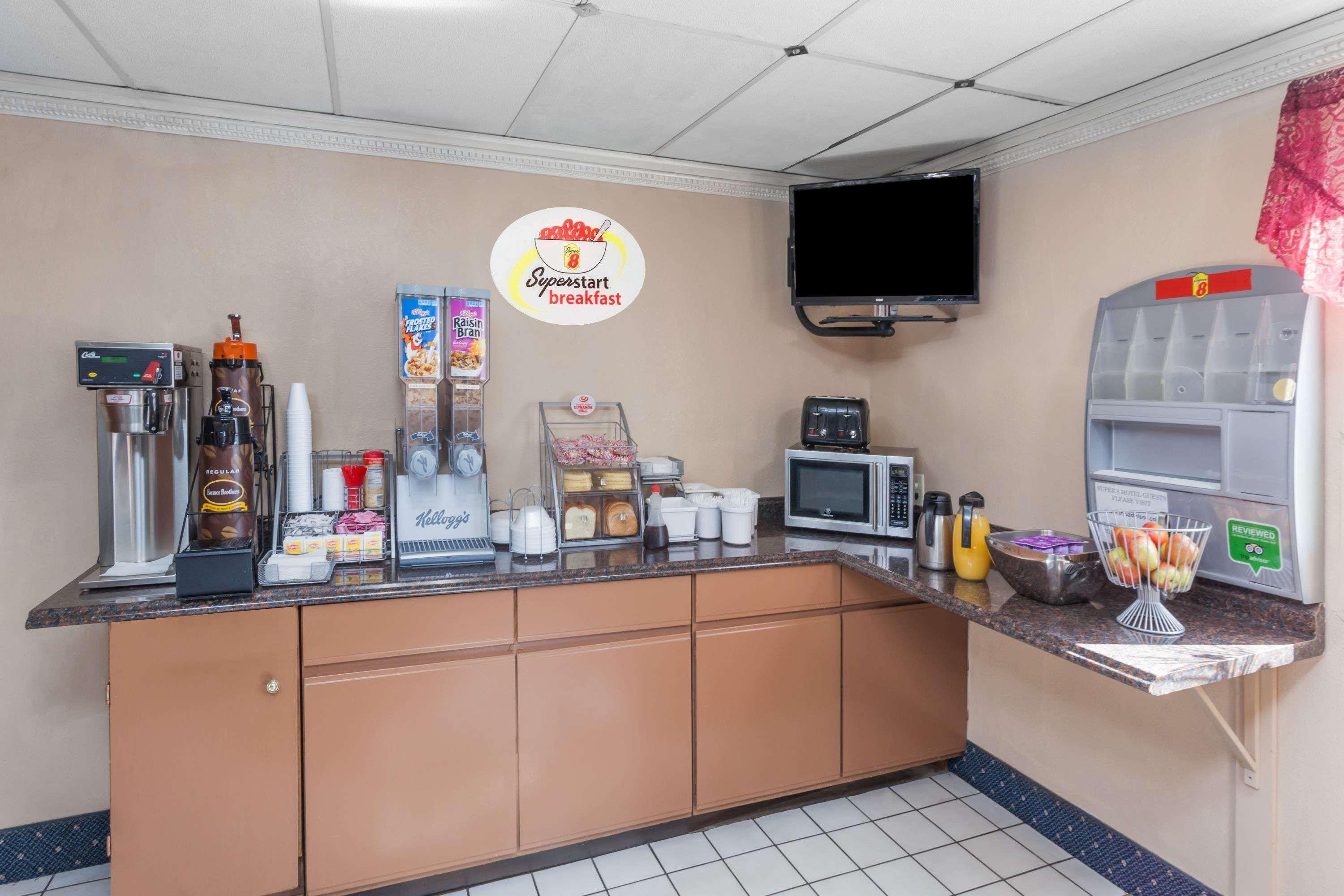 Super 8 By Wyndham Merrillville Buitenkant foto