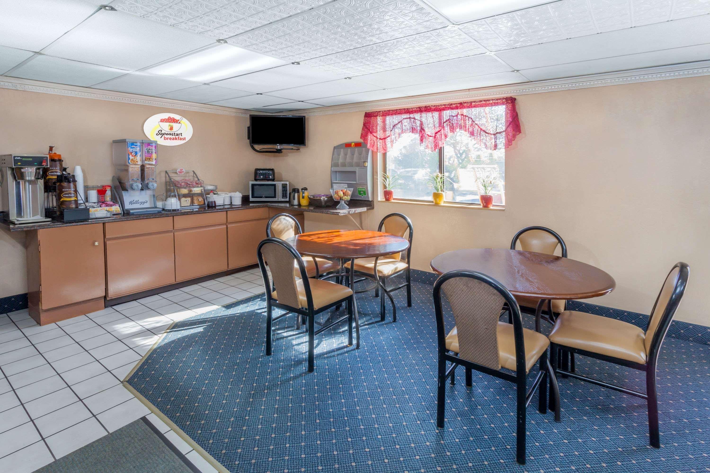 Super 8 By Wyndham Merrillville Buitenkant foto