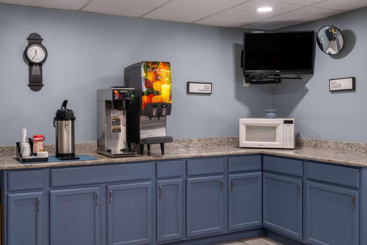 Super 8 By Wyndham Merrillville Buitenkant foto